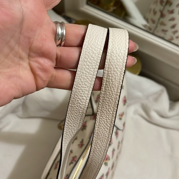 COACH - Taylor zipper flower patch tote - 21810- NWOT - Picture 7 of 13